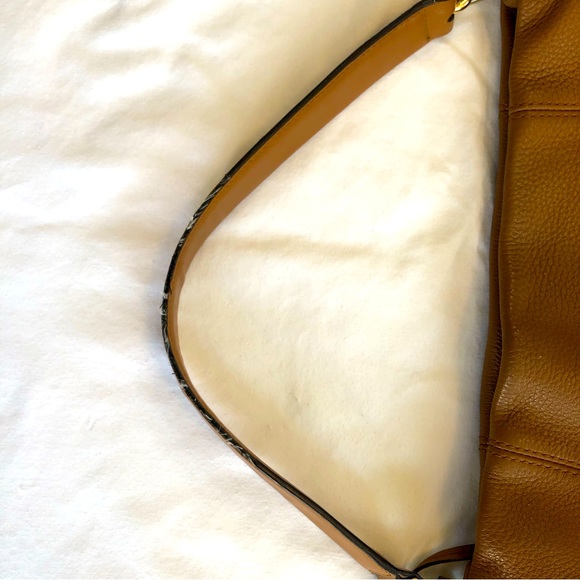 MICHAEL MICHAEL KORS LARGE HOBO IN COGNAC PEBBLED LEATHER - Picture 6 of 7